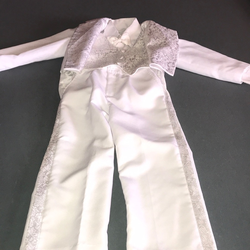 Boys Algeria Kids 4 Piece White Tuxedo Suit - Size 4Xl (6)